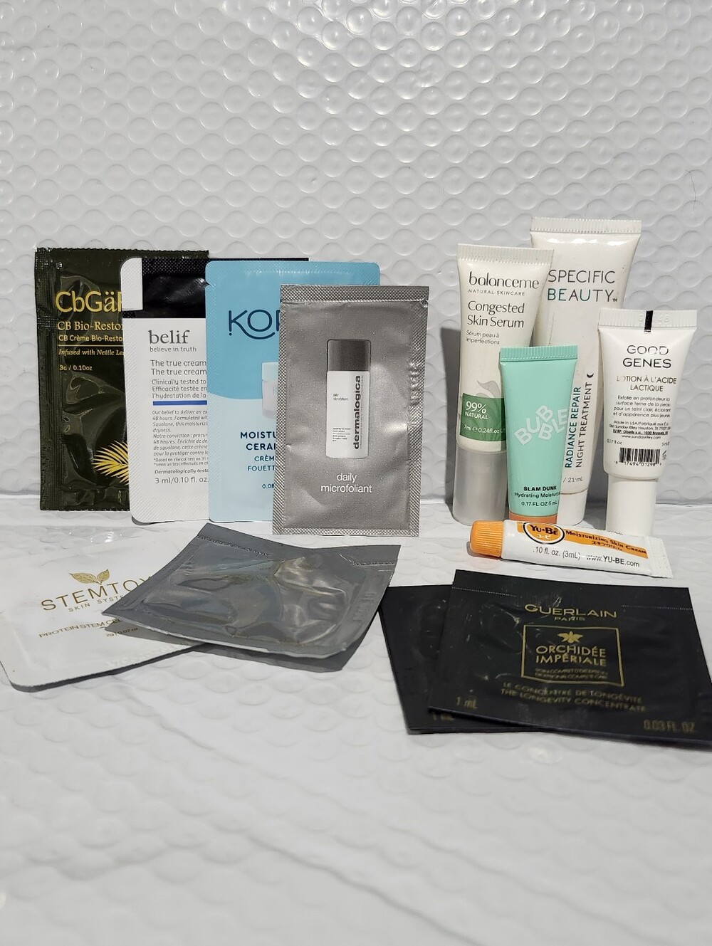 Assorted Women’s 14 Piece Skincare Samples